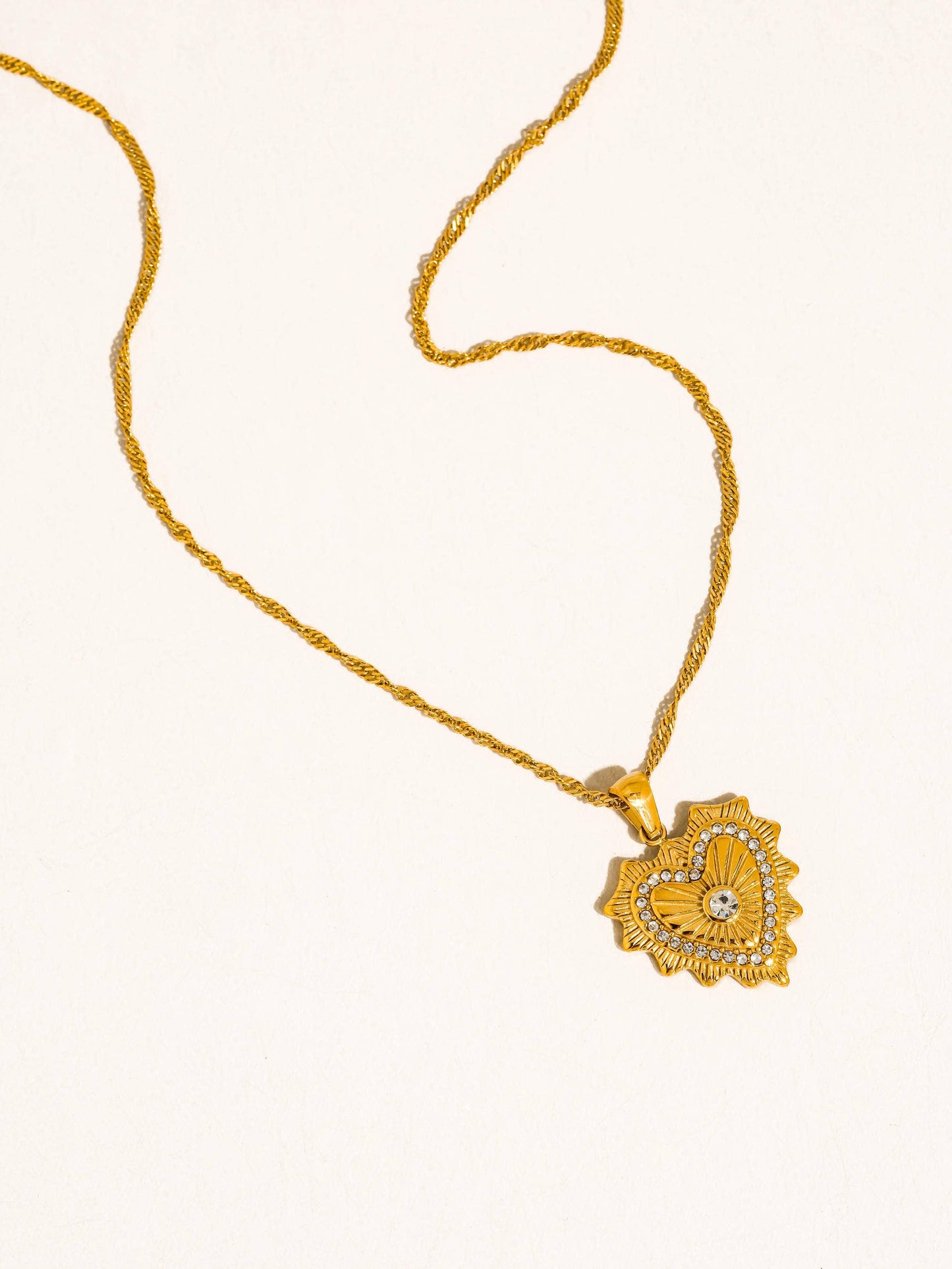 Valea 18K Gold Non-Tarnish CZ Heart Pendant Necklace: Yellow Gold