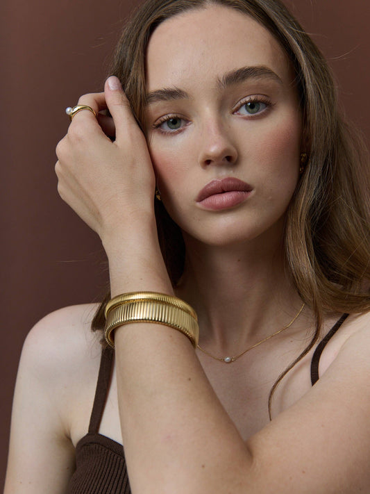 Bold Snake Magnetic Bangle