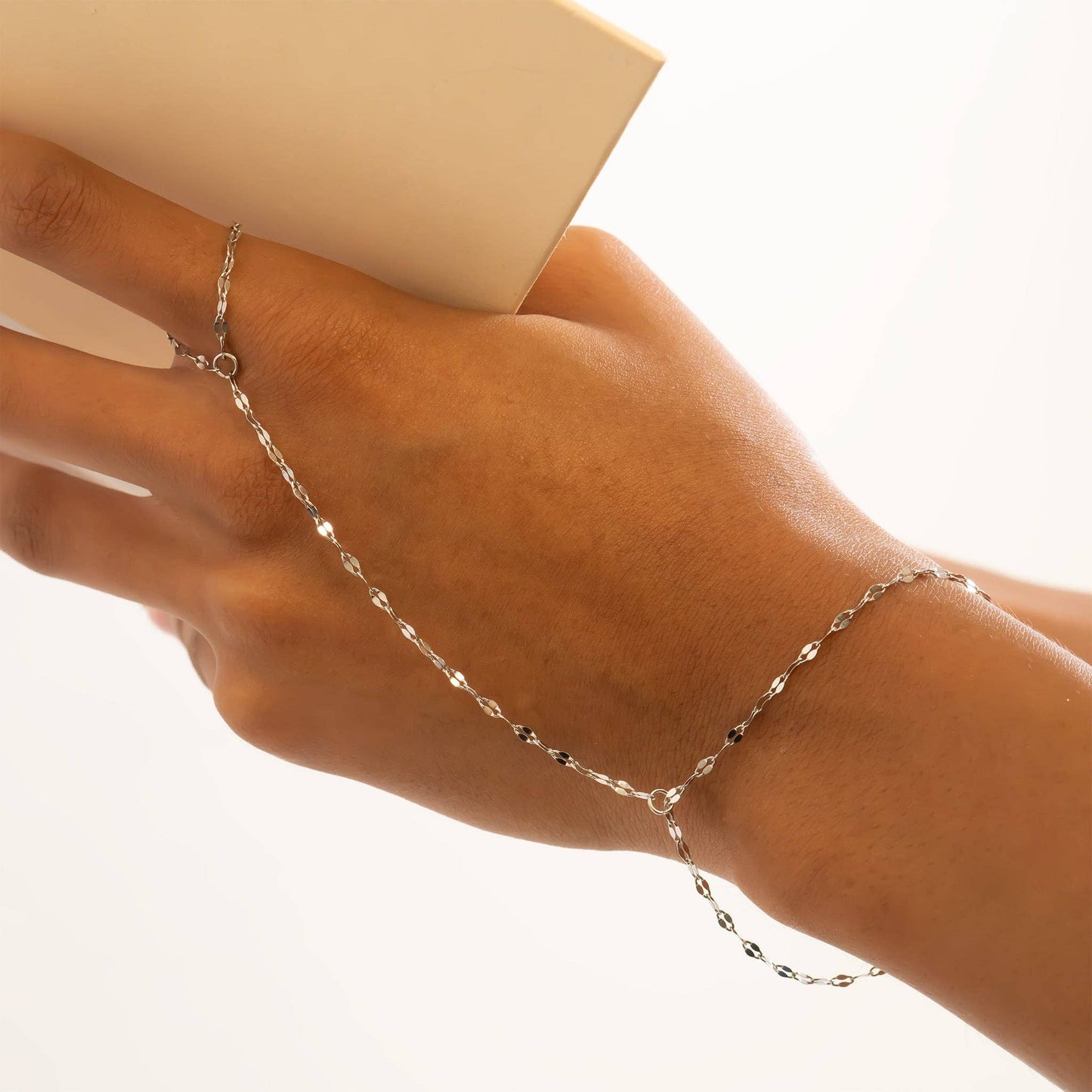18K Gold PVD Stainless Steel Lip Hand Chain: Stainless