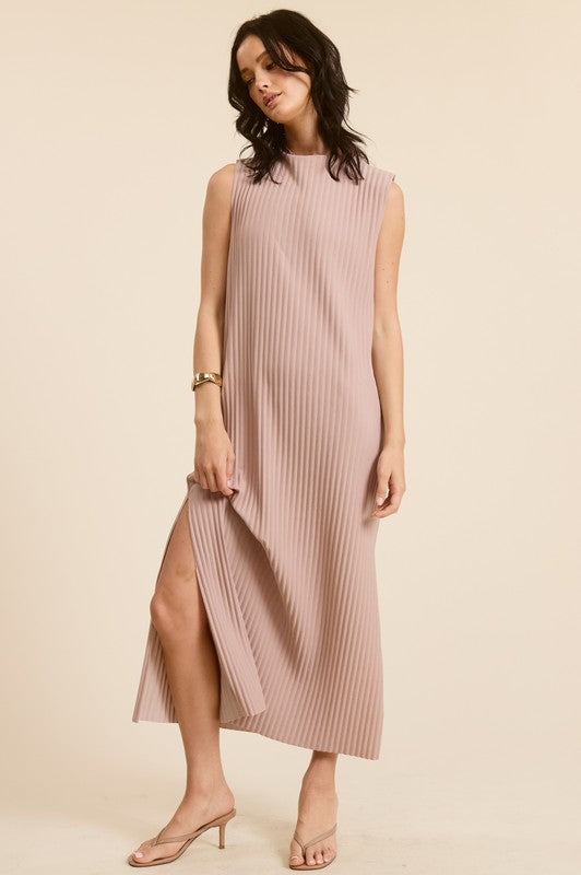 Work + Play Everyday Pleated Dress - Etoupe
